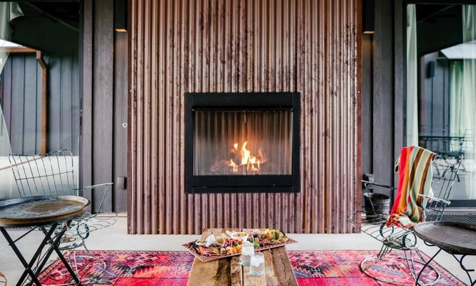 Burton Appartement | Gorgeous Sunsets + Firelight Vibes + 5 Min. to RT | Cricket Farms