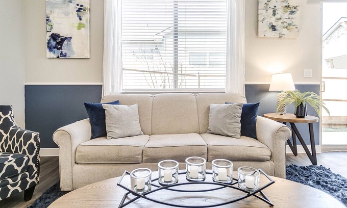 South Arlington Villa | ❤️ Superbe Villa Bleue Super Propre pour 4 personnes + Parking + Wifi PRIX RÉDUIT!