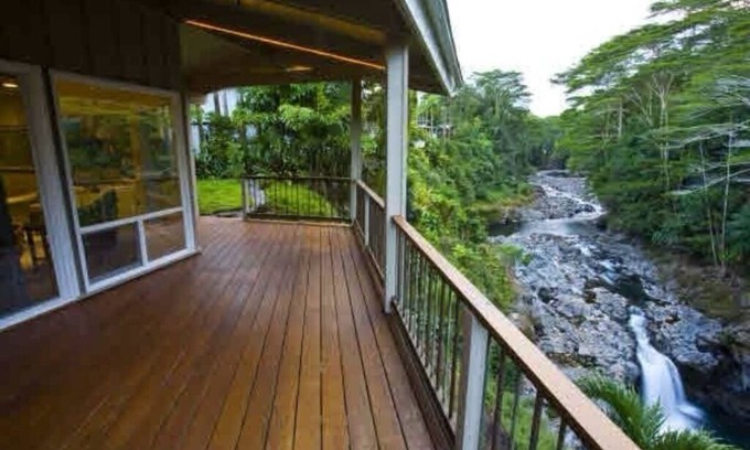 Hilo Maison | Magnifique! La retraite de la cascade à l'île de Reed