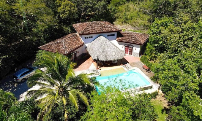 Canafistula Cottage | Gorgeous Tropical Villa, guest Home, Pool, Garden
