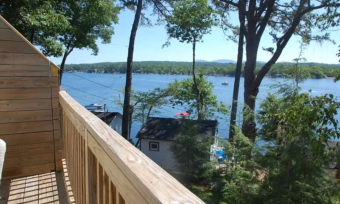Winnisquam Copropriété | Gorgeous Waterfront Condo with Lake Access & Views