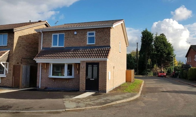 Leicester Maison | ❤Gorse House❤ modern clean, relaxing with garden.