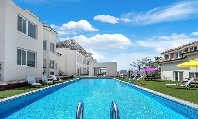 Toseong Maison | Goseong Belloci Kids Poolivilla