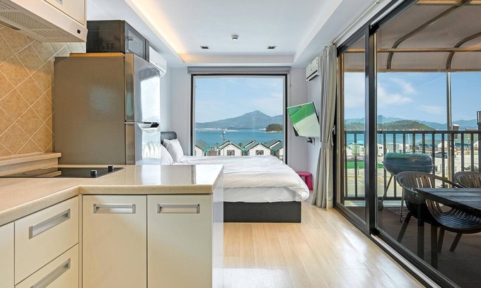Goseong Maison | Goseong Bluewhale Glamping