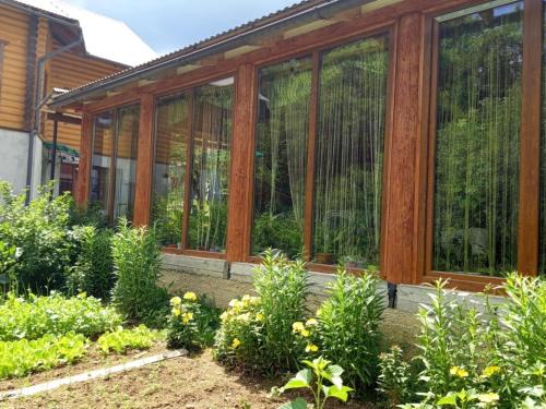 Lazeshchyna Maison | Gostynnyi Dvir u Marichky