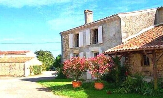 Saint-Hilaire-de-Villefranche Maison | GRAND Gîte XVIIIème 10 PERSONNES à 45 Km des PLAGES