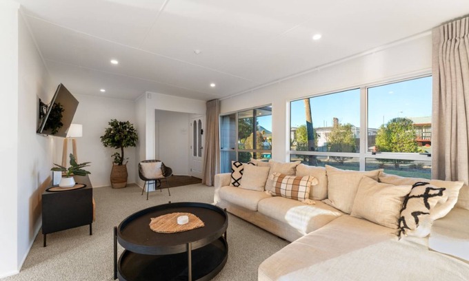 Richmond Heights Maison | Grace's Retreat - Taupo