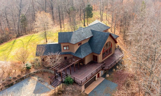Nellysford Maison | Graceland - A Magnificent Estate on 14 Acres
