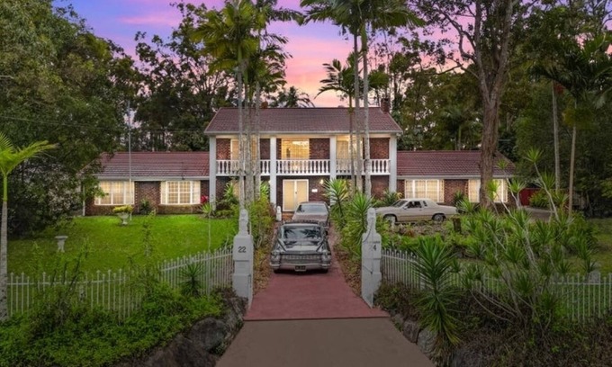 Eagleby Appartement | Gracelands Huge one bedroom apartment(left wing). One large Queen bedroom,