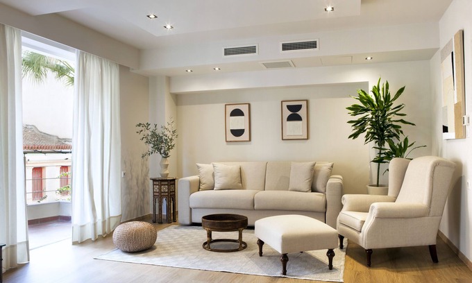 Thissio Appartement | Gracious-With Balcony 2Bd/3Ba Apt in Ideal Location