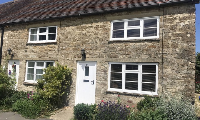 Evenley Cottage | Cottage classé Grade II dans le village pittoresque d'Evenley, près de Brackley.