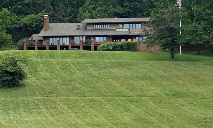 Godfrey Cabine | Grafton Getaway @ Overlook Lodge - an 8,000 sq foot home on 33 acres & sleeps 35