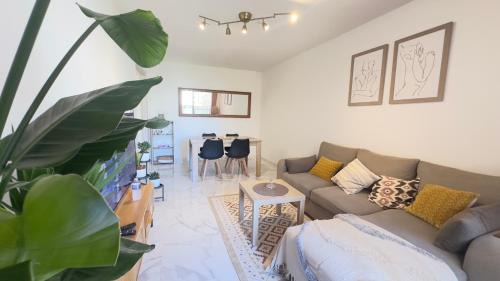 Saint-Sylvestre Appartement | Grand 2 pièces avec grande terrasse à 15mn Centre-ville, Gare et Promenade des Anglais
