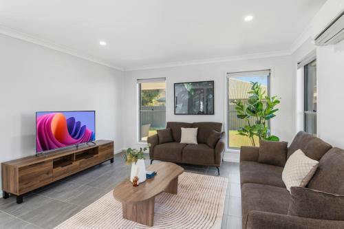 Heathwood Maison | Grand and Serene Family Stay with Alfresco Living