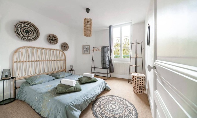 Champ-Capelet Appartement | Grand Appartement lumineux, 5' centre, pkg gratuit