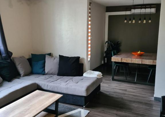 Vauvert Appartement | Grand appartement moderne et calme