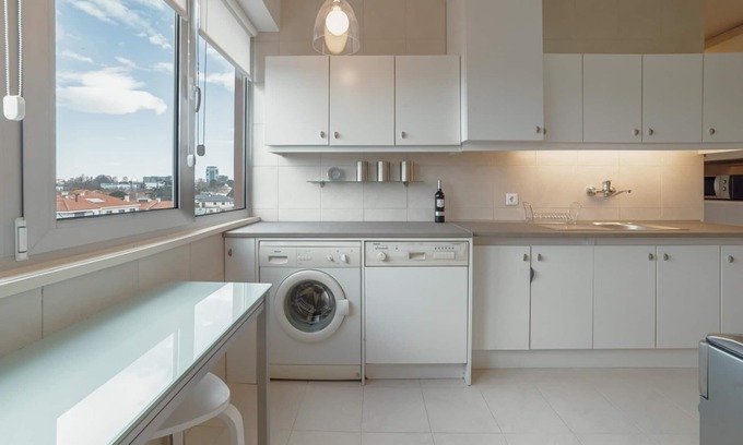 Lordelo do Ouro e Massarelos Appartement | Grand Botanic Garden Apartment by Vacationy