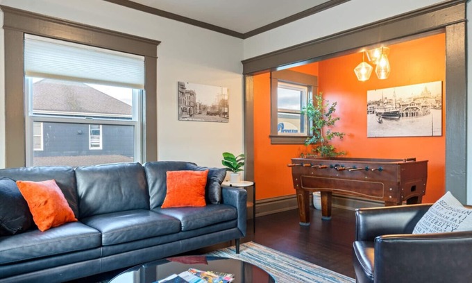 Bellingham Appartement | Grand Fountain District Suite in Bellingham
