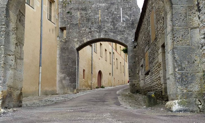 Flavigny-sur-Ozerain Maison | Grand Gîte de Caractère