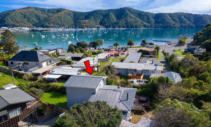 Waikawa Bay Maison | Grand Getaway