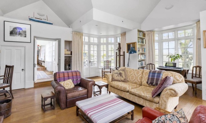 Clayton Maison | Grand Historic House at the foot of the hills overlooking lush countryside.