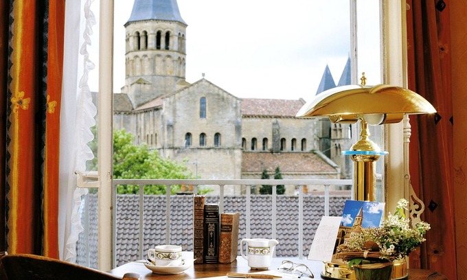 Paray-le-Monial Hôtel | Grand Hotel de la Basilique