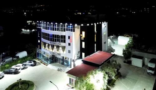 Qerek Hôtel | Grand Hotel Gjyshi
