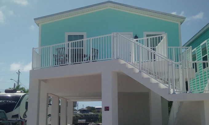 Cutthroat Harbor Estates Maison | Grand Opening! New Construction at Venture Out! 3 night minimum stay!