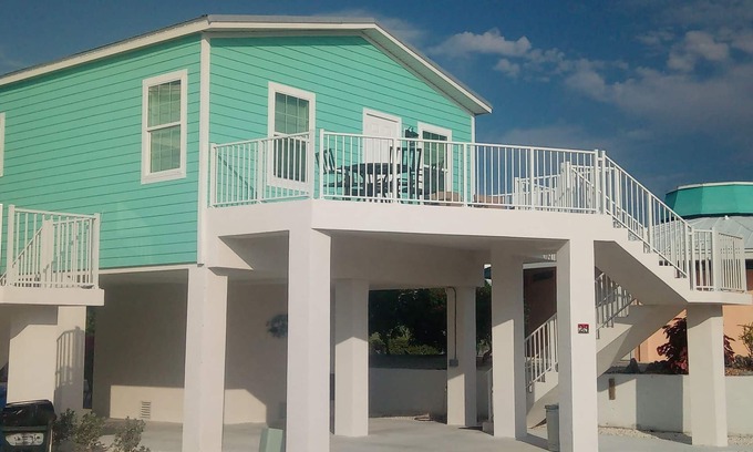 Cutthroat Harbor Estates Maison | Grand Opening! New Construction in Venture Out! 3 night minimum stay.