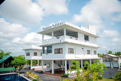 Ekala Hôtel | Grand Palace Hotel, Seeduwa
