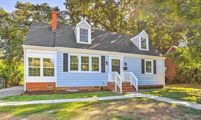 Lakeside Maison | Grand Richmond Home w/ Great Location & Views