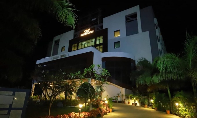Latur Hôtel | Grand Sarovar Portico