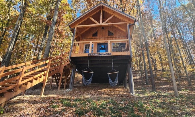 Scio Cabine | Grand Teton/Lakeview 4-6 Person Midsize Cabin