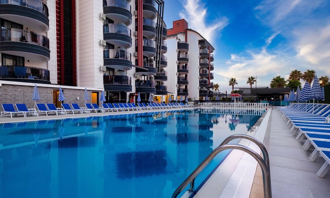 Tosmur Belediyesi Station Balnéaire | Grand Uysal Beach&Spa Hotel - All inclusive