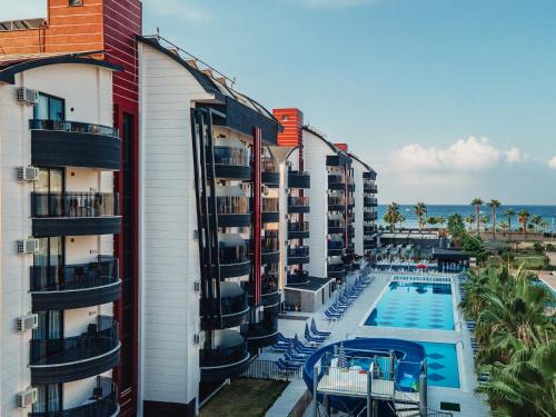 Tosmur Belediyesi Appartement | Grand Uysal Beach & Spa Hotel