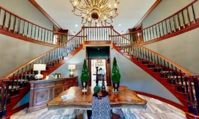 Glasser Maison | Grand Villa Sparta/pool koi pond cinema game room