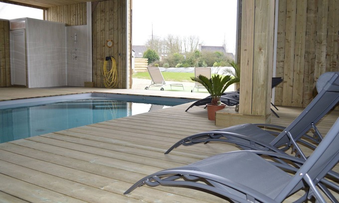 Guisseny Villa | Grande maison avec piscine chauffée et boulodrome classée 4*