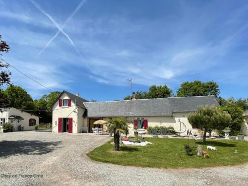 La Gonfriere Appartement | Grande maison de campagne avec studio, nature, confort et loisirs à 5 km, 4 chambres, jardin clos - FR-1-497-182