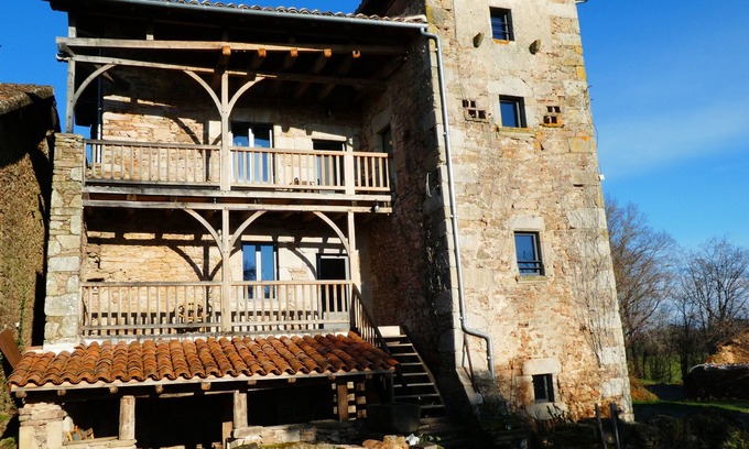 Saint-Cirgues Autre | Grande maison en pierres au calme avec superbe vue