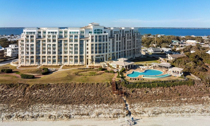 Salter Path Copropriété | Grande Villas D4 - 2BR Condo