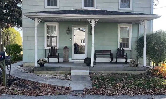 Ronks Maison | Grandma's House in Amish country