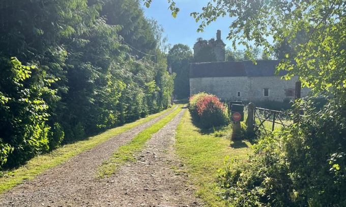Tournebu Maison | Grange à grains à l'Ombre d'une Tour