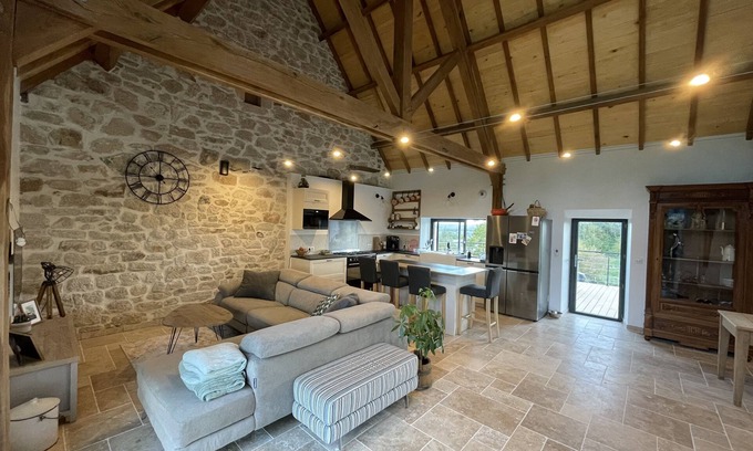 Hautefage Maison | Grange rénovée en xaintrie