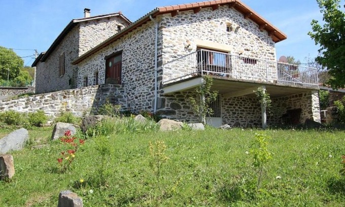 Retournac Maison | Grange restaurée avec terrasse et wifi à La Bastide - FR-1-582-178