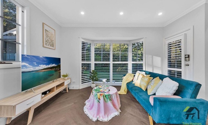 Gordon Maison | Granny Flat with Pool at the heart of Gordon