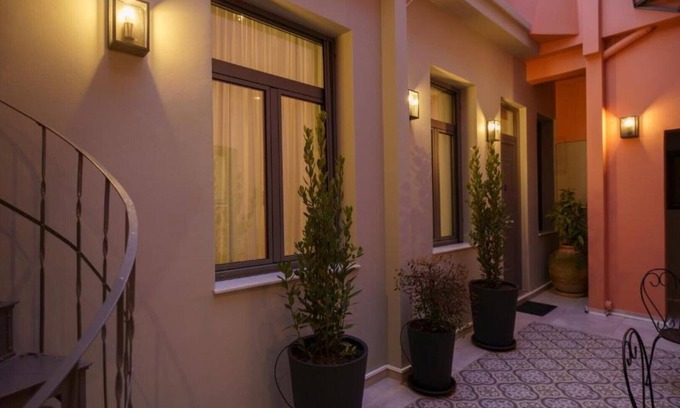 Mets Appartement | GREA Ardittos / Studio Apartment 4 with Balcony