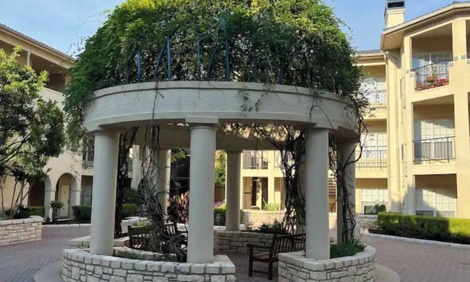 Highland Lake Estates Copropriété | Great 1 bedroom, Pool/Gym Great Lake Travis Views