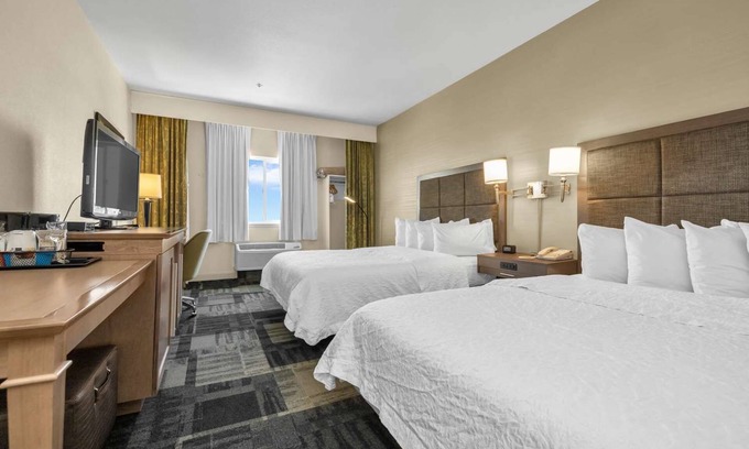 Vacaville Station Balnéaire | Great Amenities Onsite! Outdoor Pool and Terrace, Free Continental Breakfast
