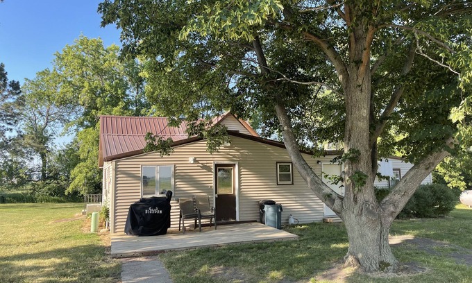 Roslyn Autre | Great area for hunting and fishing, dog kennel on property