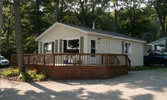 Brutus Cottage | Gran Cottage Burt Lake en West Side